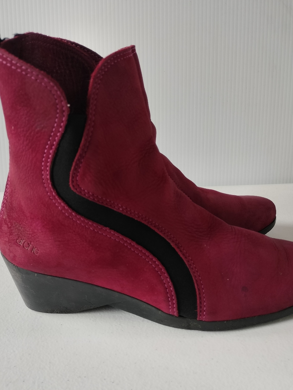 Arche Nubuck Leather Wine Burgundy Ankle Wedge Boots 40 Comfort Stylish Modern